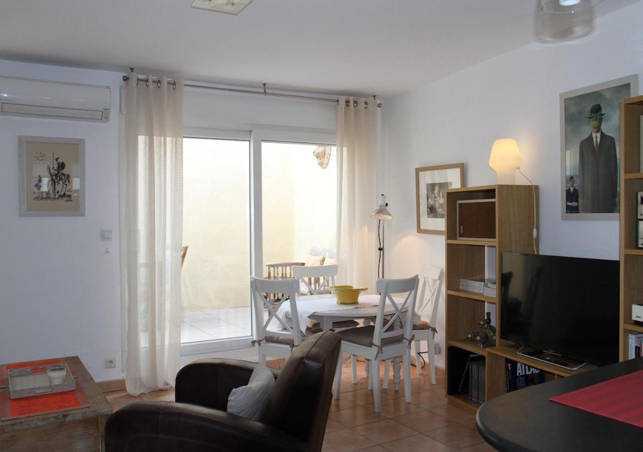 Agreable Maison De Ville Eyragues Exteriör bild