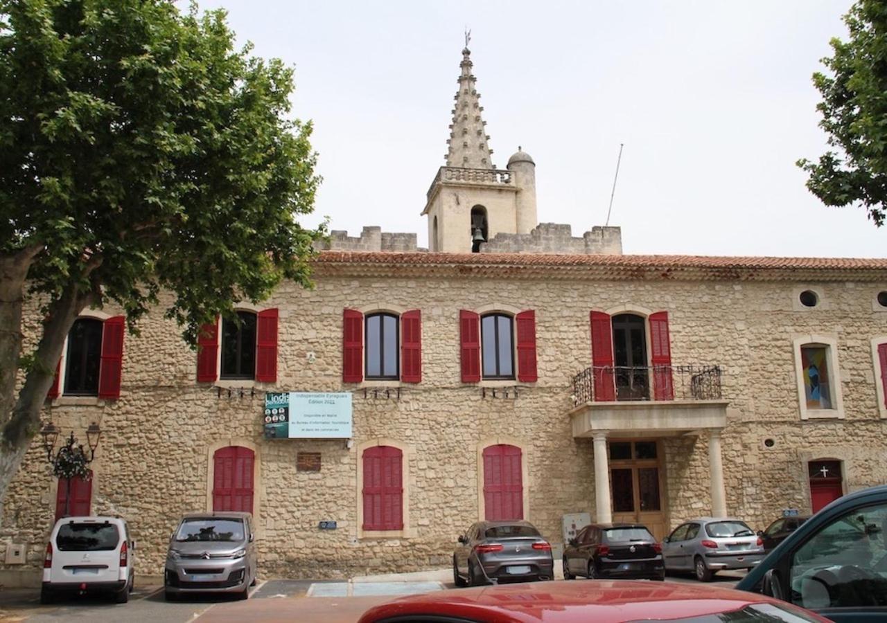 Agreable Maison De Ville Eyragues Exteriör bild