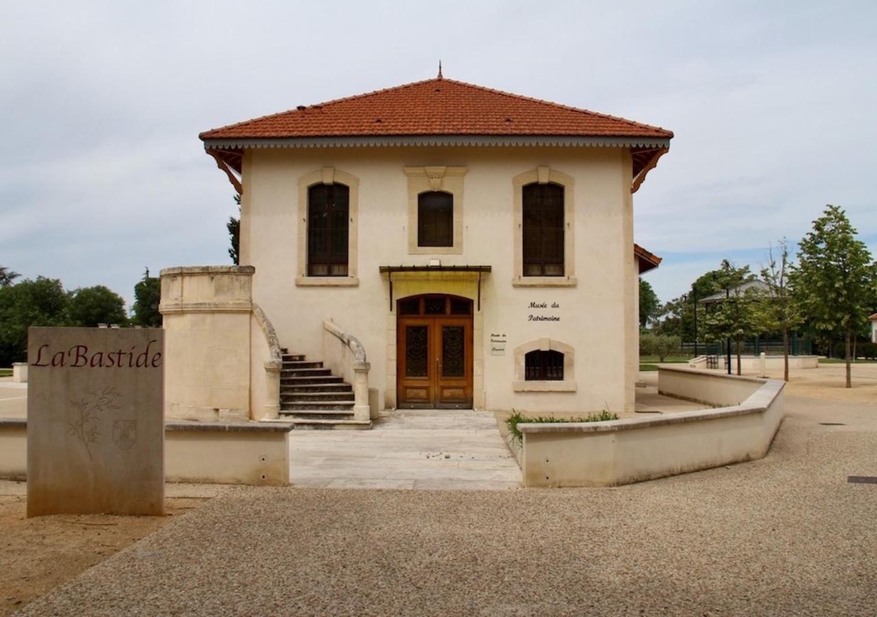 Agreable Maison De Ville Eyragues Exteriör bild
